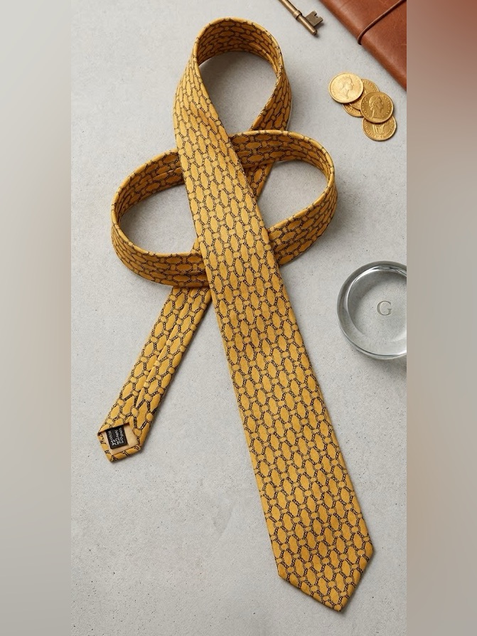 Vintage Gucci Men's Yellow Patterned Silk Tie